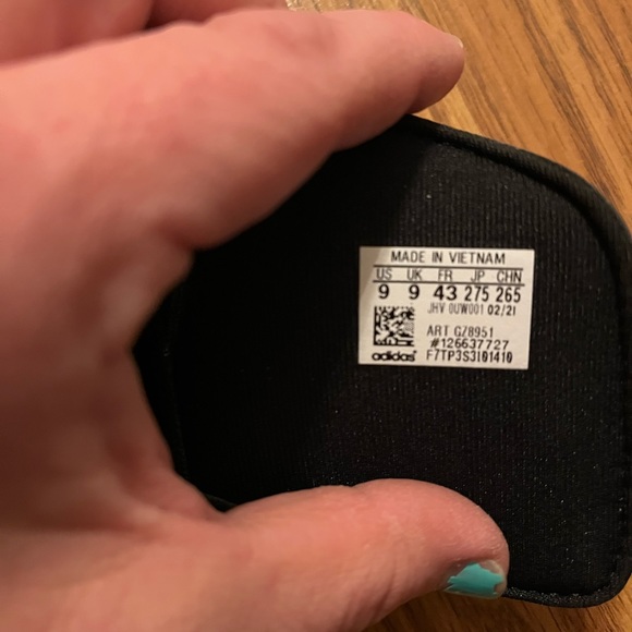 Adidas mens slides - Picture 3 of 3